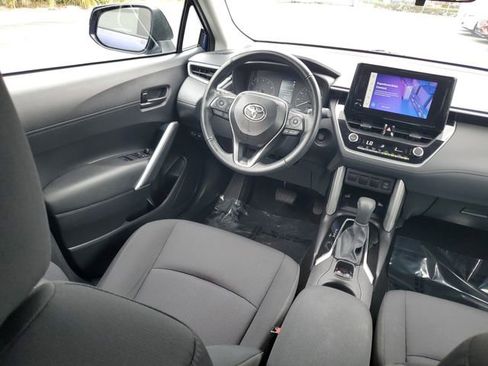 Used 2025 Toyota Corolla Cross LE FWD image 21