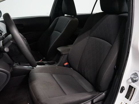 Used 2025 Toyota Corolla LE FWD image 6