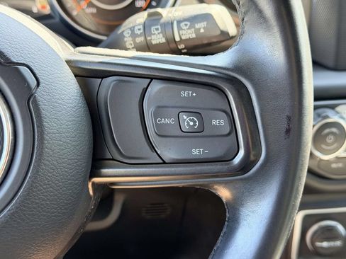 Used 2018 Jeep Wrangler Unlimited Sport S AWD/4WD image 7