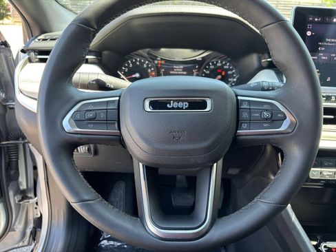 Used 2025 Jeep Compass Limited AWD/4WD image 30