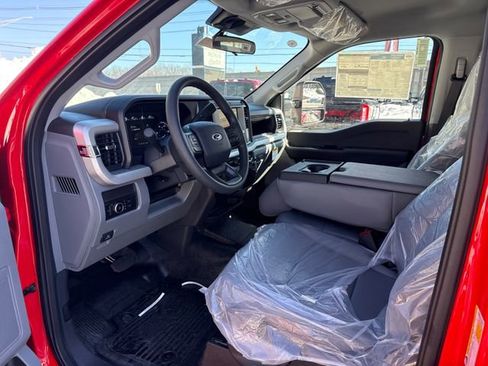 New 2025 Ford F250 XL w/ XL Chrome Package image 9