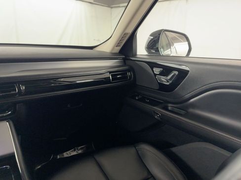 Used 2021 Lincoln Aviator 2WD w/ Elements Package image 29