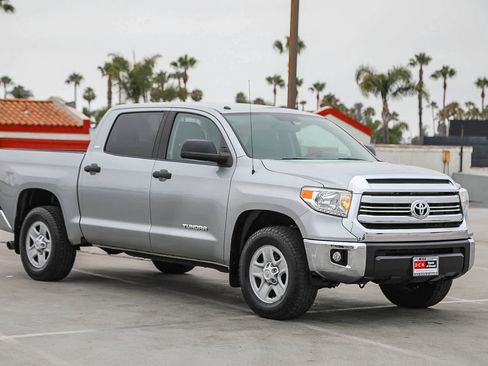 Used 2017 Toyota Tundra SR5 w/ SR5 Upgrade Package RWD image 4