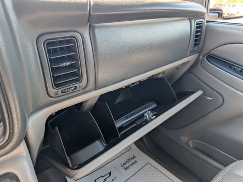 Used 2005 Chevrolet Tahoe Z71 w/ Preferred Equipment Group AWD/4WD image 17