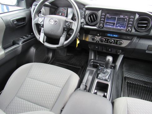 Used 2022 Toyota Tacoma SR image 13