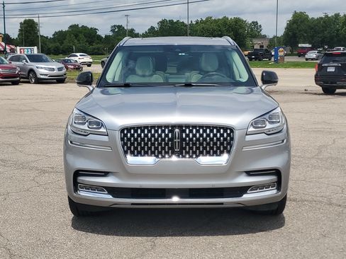 Used 2024 Lincoln Aviator Black Label w/ Class IV Trailer Tow Package AWD/4WD image 2