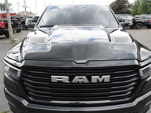 Used 2025 RAM 1500 Laramie w/ Sport Appearance Package AWD/4WD image 6