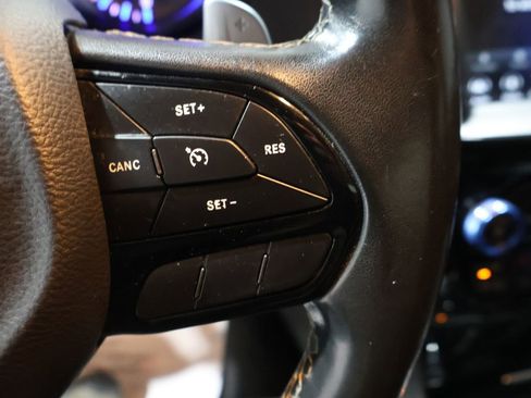 Used 2019 Chrysler 300 S image 34