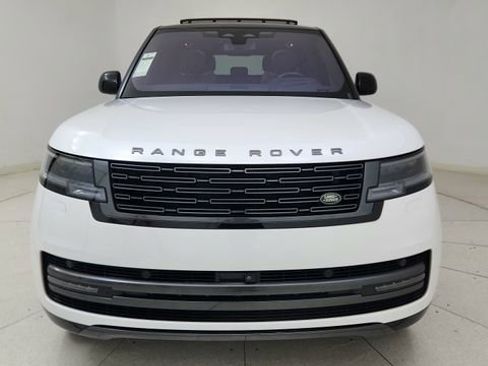 Used 2023 Land Rover Range Rover SE image 2