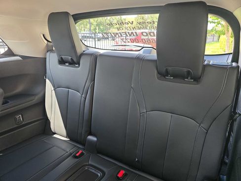 Certified 2026 INFINITI QX60 Luxe w/ Cargo Package FWD image 8