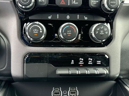 New 2026 RAM 1500 4x4 Crew Cab image 29