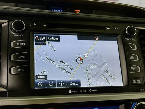 Used 2018 Toyota Highlander XLE image 5