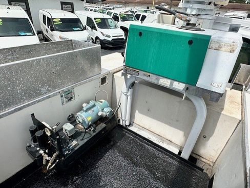 Used 2005 GMC TopKick C4500 2WD Regular Cab image 12