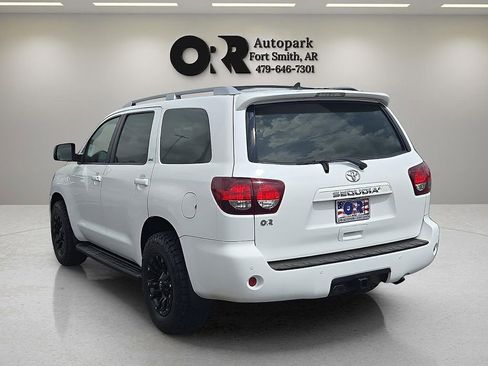Used 2018 Toyota Sequoia SR5 image 4