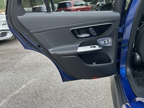 Certified 2025 Mercedes-Benz GLC 300 image 39