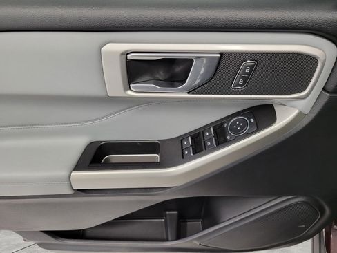 Used 2022 Ford Explorer XLT w/ Equipment Group 202A image 28