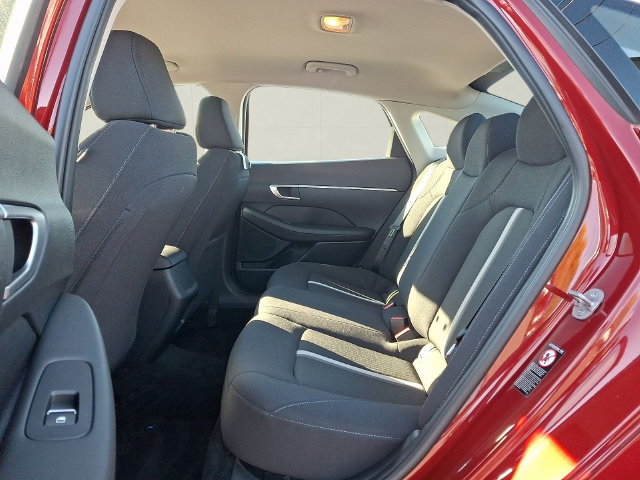 Certified 2023 Hyundai Sonata SE w/ Preferred Accessory Package FWD image 9