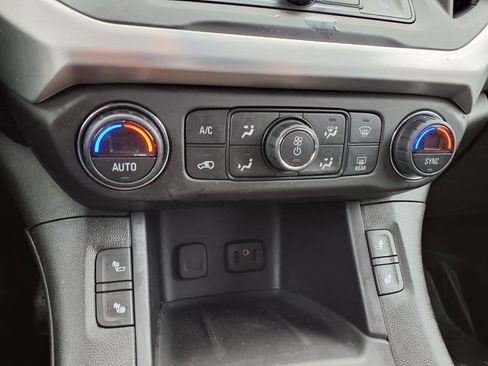 Used 2018 GMC Acadia SLE w/ Driver Alert Package I image 6