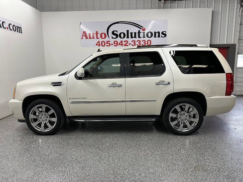 Used 2009 Cadillac Escalade 2WD image 4