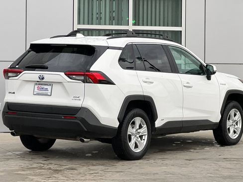Certified 2021 Toyota RAV4 XLE image 4