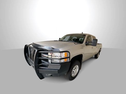 Used 2009 Chevrolet Silverado 2500 LTZ w/ Safety Package AWD/4WD image 4