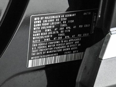 Used 2016 Volkswagen Tiguan SEL image 26