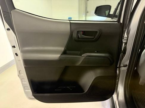 Used 2021 Toyota Tacoma SR AWD/4WD image 18