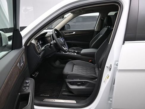 New 2026 Volkswagen Atlas SEL Premium R-Line AWD/4WD image 9