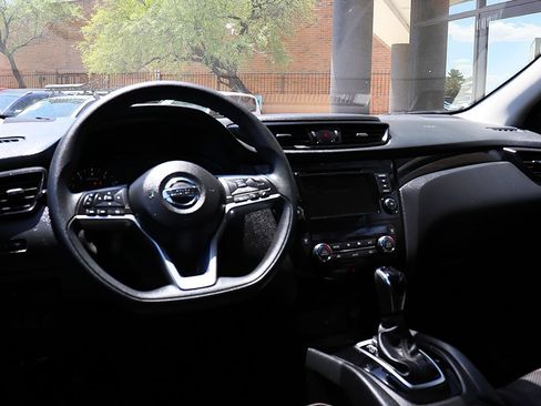 Used 2019 Nissan Rogue Sport SV FWD image 35