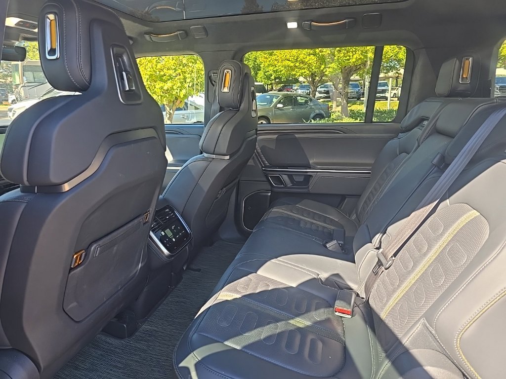 Used 2023 Rivian R1S Adventure Dual AWD/4WD image 10
