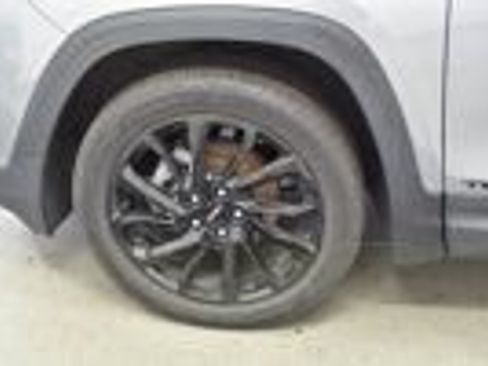 Used 2023 GMC Terrain SLE w/ Elevation Edition AWD/4WD image 8