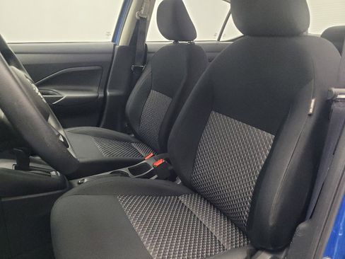 Used 2023 Nissan Versa S w/ Trunk Package image 17