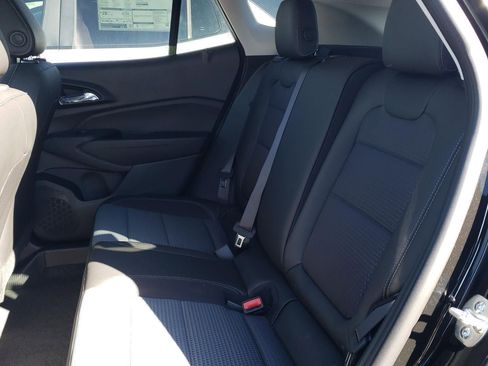 New 2026 Chevrolet Trax LT w/ Sunroof Package image 10