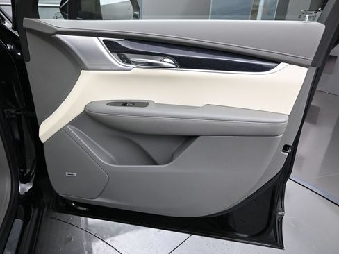 Certified 2023 Cadillac XT6 Premium Luxury w/ Technology Package AWD/4WD image 40