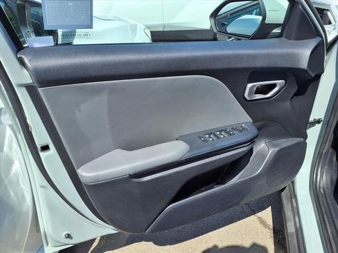 Used 2025 Kia K4 LXS image 11