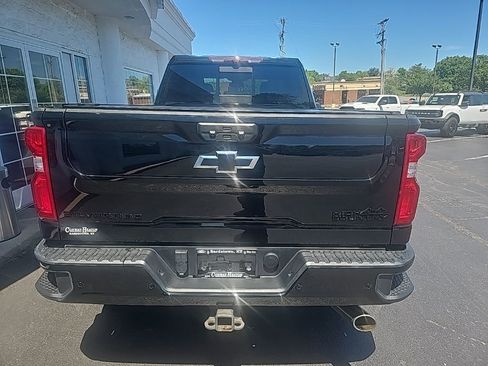 Used 2024 Chevrolet Silverado 2500 High Country w/ Midnight Edition AWD/4WD image 5