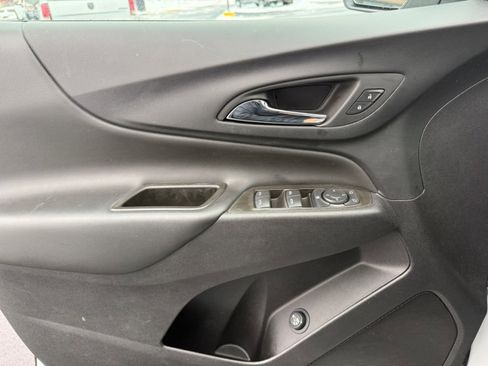 Used 2024 Chevrolet Equinox LT image 34