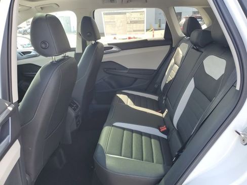 New 2025 Volkswagen Taos SEL image 30