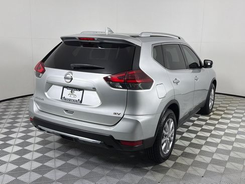 Used 2018 Nissan Rogue SV FWD image 5
