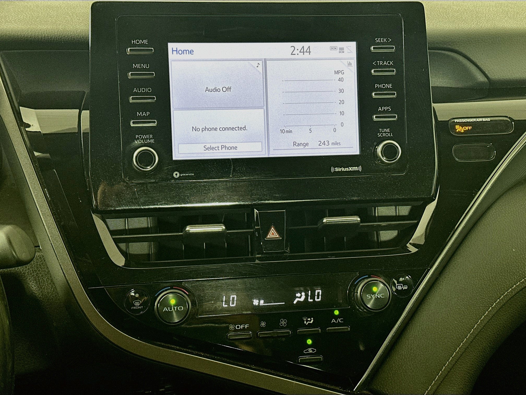 Used 2022 Toyota Camry SE FWD image 23