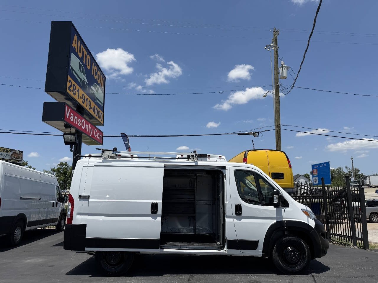 Used 2023 RAM ProMaster 2500 FWD image 5