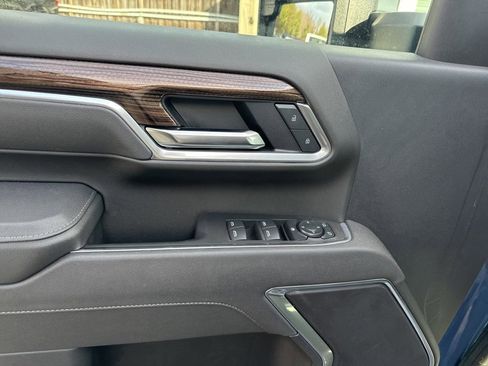 Used 2025 Chevrolet Silverado 2500 LT image 18