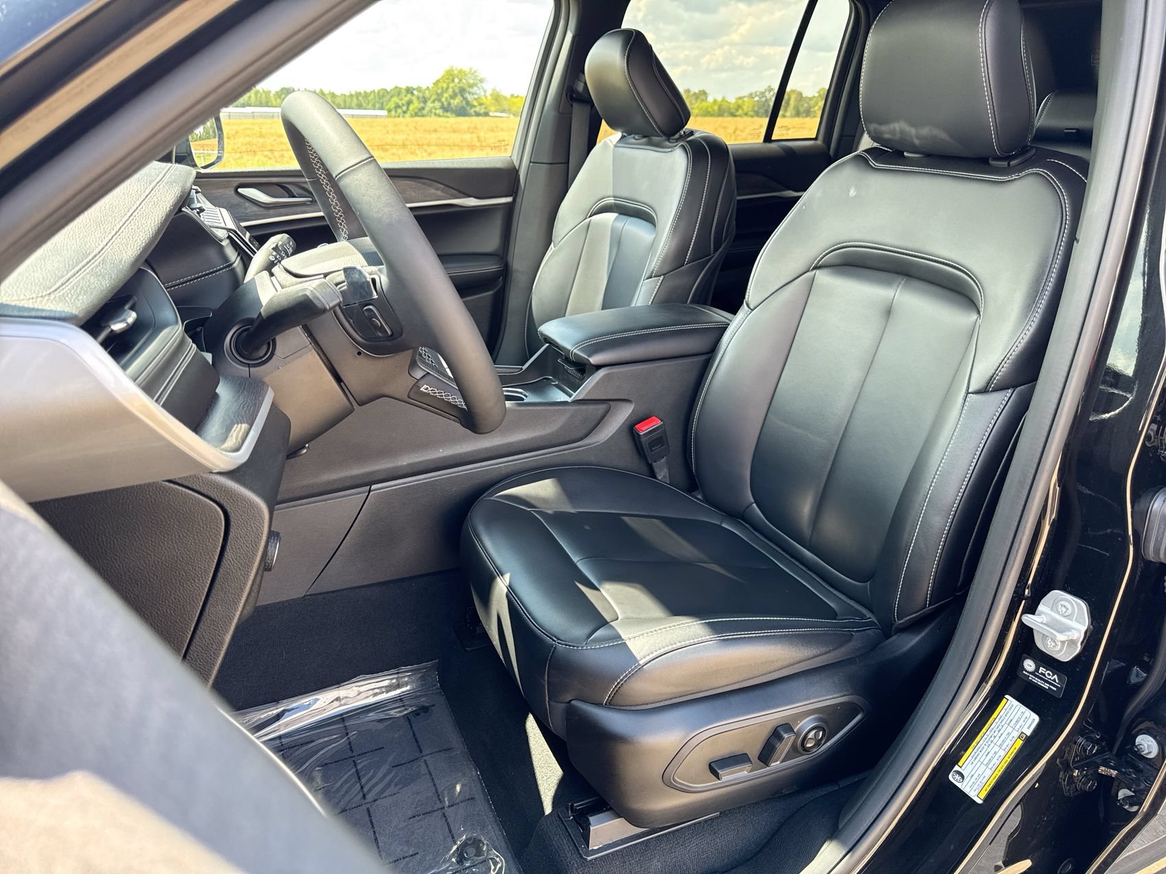Used 2025 Jeep Grand Cherokee Limited RWD image 11