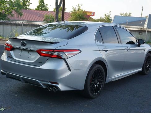 Used 2019 Toyota Camry SE FWD image 5