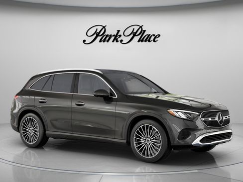 Used 2026 Mercedes-Benz GLC 300 4MATIC image 29