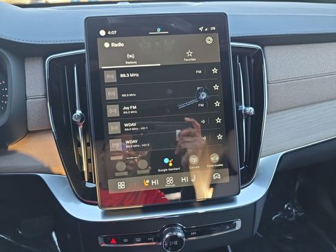 New 2026 Volvo XC90 B6 Plus image 30