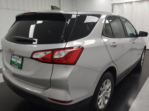 Used 2021 Chevrolet Equinox LS w/ LS Convenience Package FWD image 9