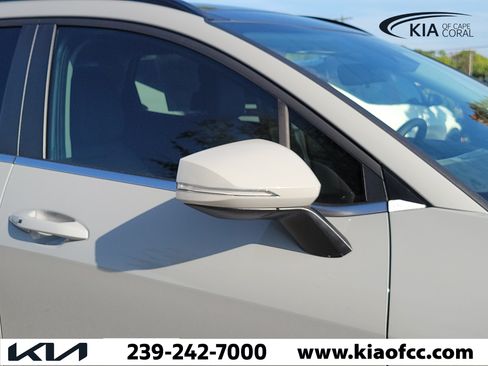 New 2026 Kia Sportage EX w/ EX Panorama Roof Package FWD image 8