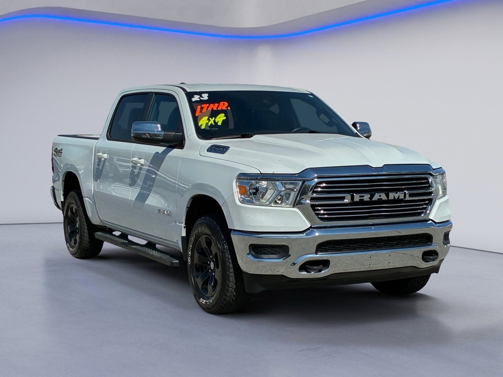 Used 2023 RAM 1500 Laramie w/ Off Road Group AWD/4WD image 5