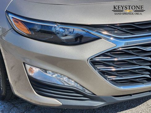 Used 2022 Chevrolet Malibu LT image 9